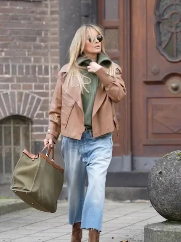 ❤️ Shop 👉 @larmossi_
Up To -30% OFF - Limited Time 

✨ Walk with style.
From ic