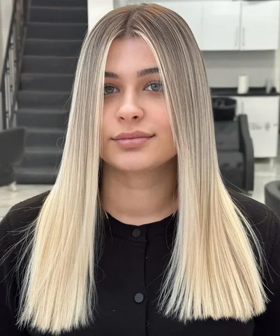 #brushlight
#behindthechair #modernsalon ##hairvideos
hudabeauty hairvideos vide