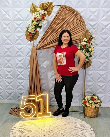 VOCÊ NÃO VAI ACREDITAR como é SIMPLES fazer esse ARCO DE FLORES 😍

Aprenda a fa