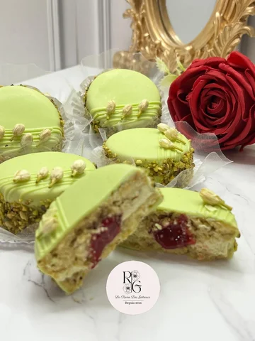 صابلي بيستاش 💚✨. من تشكيلة حلويات عيد الفطر 🌙. #حلويات_جزائرية_عصرية#حلويات_تق