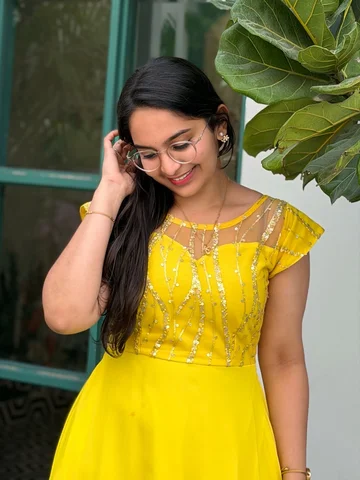~ Yellow Mellow ViBeS 💛🤌🏻

👗: @ansh.label 

#instagram #explore #fyp #ootd #