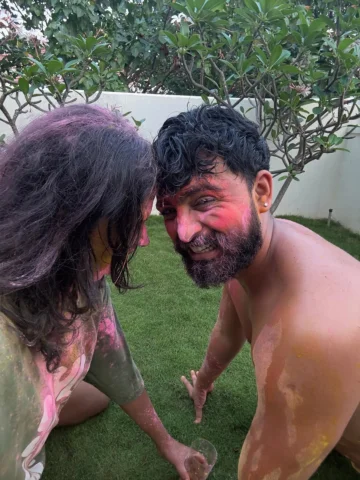 A little late but it is not going to stop us from playing Holi 🤪🩷💛 thanks @ja