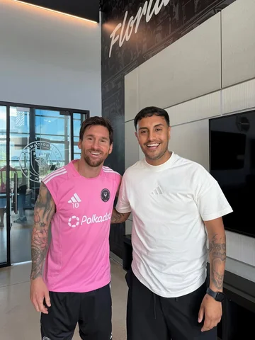 Uno de los días más felices de mi vida 🙌🏽🥹
 @leomessi  @rodridepaul Graciaaas