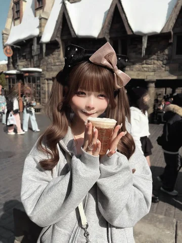 *
初♡ユニバ✨たのしかった！！！SNSでよく見てたところだ〜！てずっとるんるんだった♪
ハリポタだいすきだからバタービール飲めてうれしい♡プリンみたいな味した