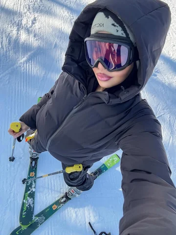 hit the slopes ⛷️ (they hit me back)