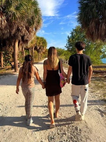 La foto más linda que me tomaron hoy, acompañada de  tantos lindos recuerdos… 🥹