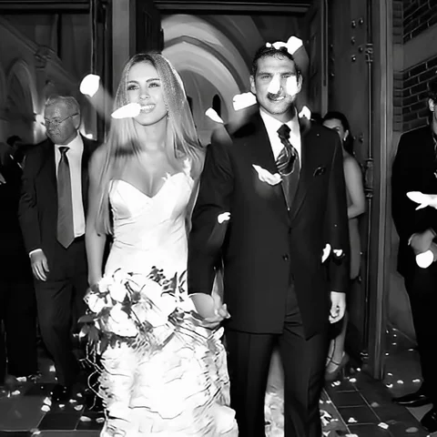 Felices 15 años de matrimonio mi amor. 
Te amo más de lo que mis palabras te han