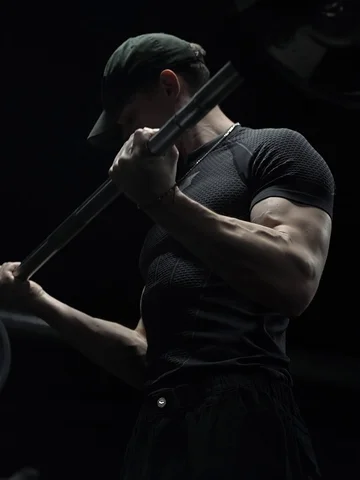 Built in the dark.

.
.
.

#gym #youngla #fitness #compression #lifestyle