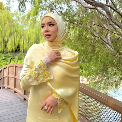 Alhamdullilah. I’m truly happy forr them. 
Engagement is a beautiful beginning, 