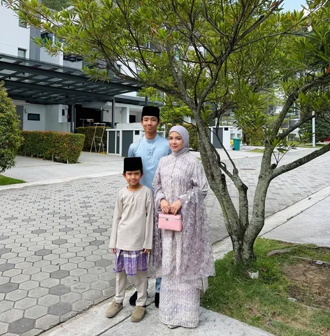 Hero hero mommy.
Jaga mommy k sampai bila bila…..