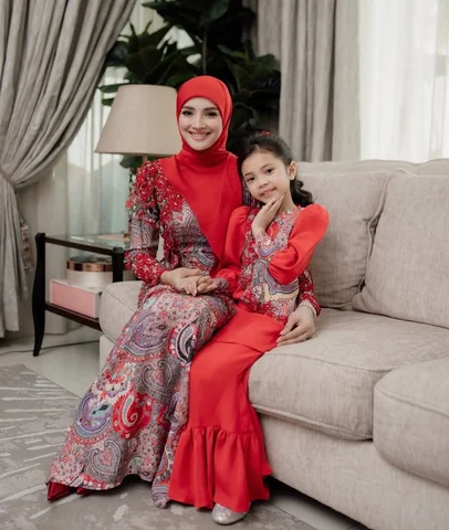 Menepati janji buat anakku Fatima, sambutan Aidilfitri tahun ini kita bermerah m