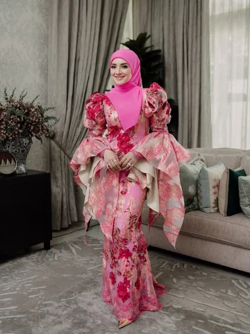 Tahun ini saya sendiri, Selamat Hari Raya Aidilfitri. 💖🌙

Mohon Ampun Maaf Zah