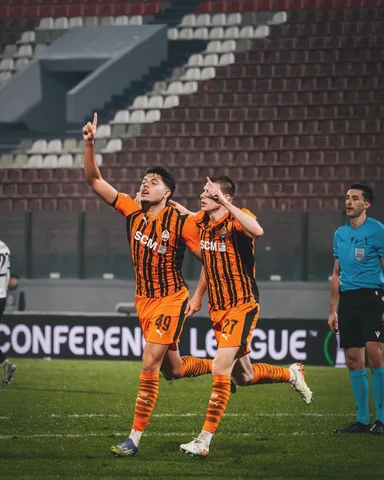 Glória a Deus! 🧡🖤🙏🏼