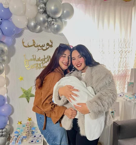 احلي مامي و اخت و صاحبة في الدنيا!💙
اللهم أنبته نباتاً حسناً، واجعله قرة عين لو