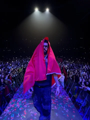 Yesterday, we wrote history.
The first Moroccan artist to sell out the Lotto Are