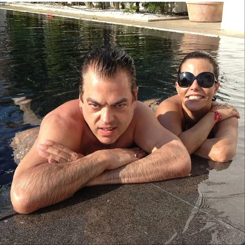 FELIZ ANIVERSÁRIO para meu amor @narcisat ! Amiga da piscina do COPA , de nadar 