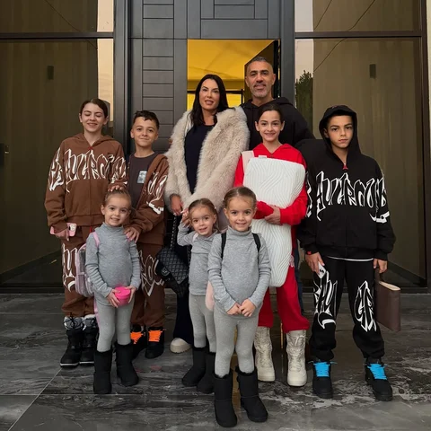 Wir freuen uns sehr auf 🇩🇪, die Weihnachtszeit, unsere Familie und die Tour .