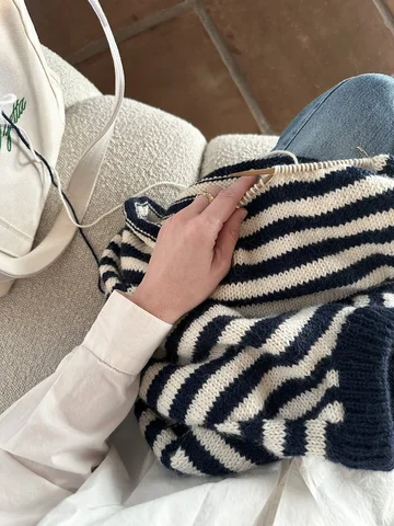 New stripes for spring on the needles ➰ There is a lot to love about this new de