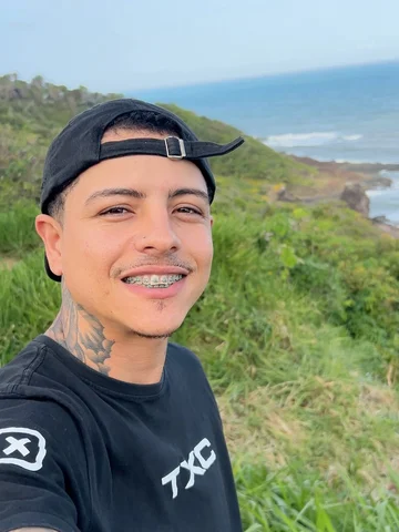Viver é diferente de estar vivo ✍🏻