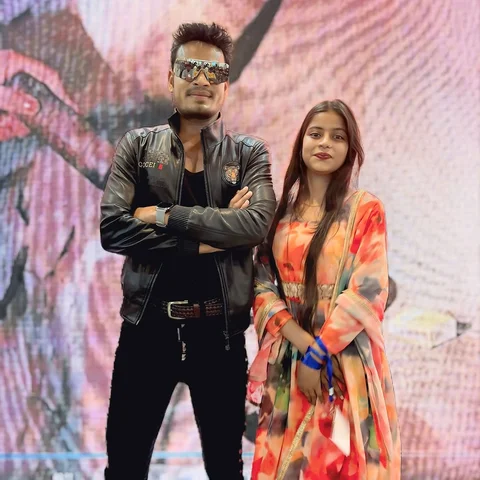 With @rajbhaiactor01 💕🙈😇……. #pic #picture #trendingreels #viral #miss_moon980