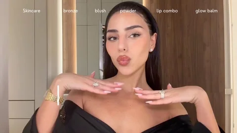 אחרי שבוע בבית
בפיג’מה ובגולגול ניקיון 
הגיע הזמן להתרענן קצת 

גם אם לא יוצאים 