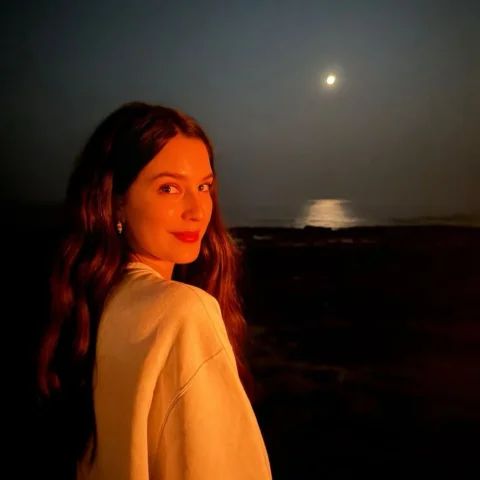 first moon of the new year…..happy new year guys 🤍