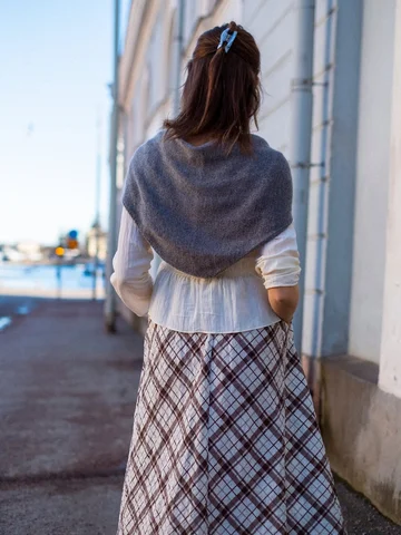 Thank you so much for the warm response to the One More Row Scarf 🥰 I can’t wai