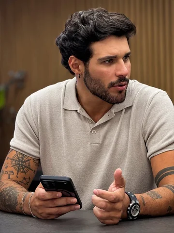 Me disseram ontem: ‘você sabe se reinventar como poucos’.
Eu acho que sou só ins