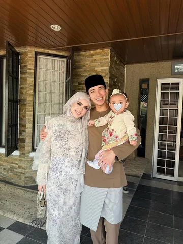 Our first raya as a family of 3🥹🤍 Alhamdulillah masyaallah tabarakallah, so bl