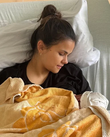 SOHNEMANN KARANFIL IST GEBOREN 🍼👶🏽
Am 6.9 um 5 Uhr im Krankenhaus angekommen,