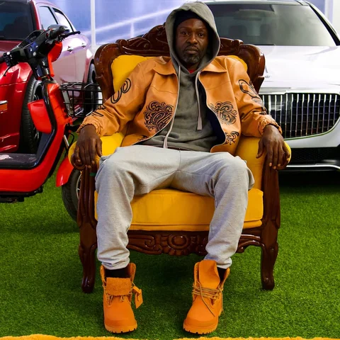 You can now follow @johnnyvigeti_kshaka  on His new Page @johnnyvigeti_kshaka, R