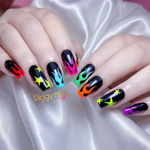 สีนีออน เรืองแสง🩷❤️🧡💛💚🩵💙💜
Piggy Nail - เรื่องของเล็บ กาฬสินธุ์

#เล็บเจลก