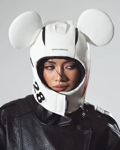 Lets gooooo 🏎️💨

@GENTLEMONSTER
#GENTLEMONSTER
#GENTLEMONSTER_CIRCUITCOLLECTIO
