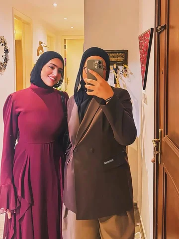 حلوة الصديقات ❤️🤎
