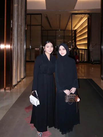 Girls day out 🖤