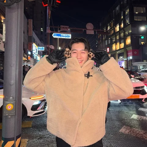 _  me in Seoul ☃️❤️
