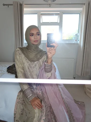 Eid Day 2, don't normally dress up this day but thought why notttt🤍