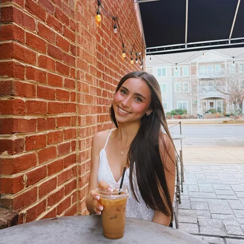 big fan of iced lattes 😚