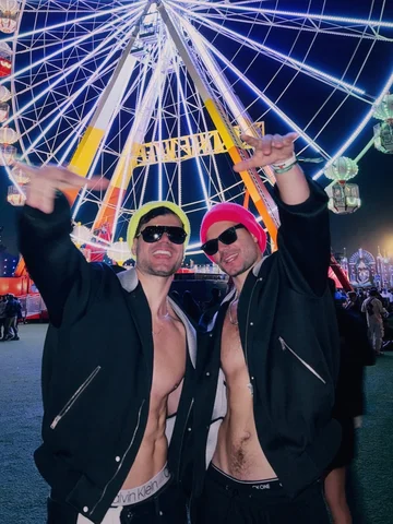 Los gemelos y los compas más locos del festival! 😎 un @edc_mexico más! 🚀🚀🚀 #