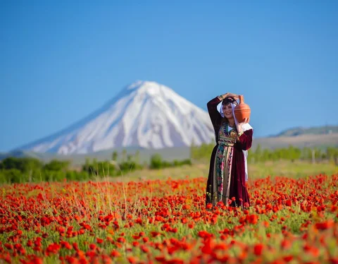Kadınlar günü kutlu olsun.
“Bir gün değil, her gün kıymetlisiniz.”
