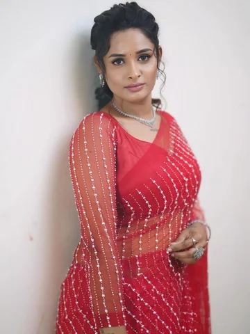 ❤️🤍❤️

Costume - @profile_makeover ❤️

Jewellery - @new_ideas_fashions 🤍

Make