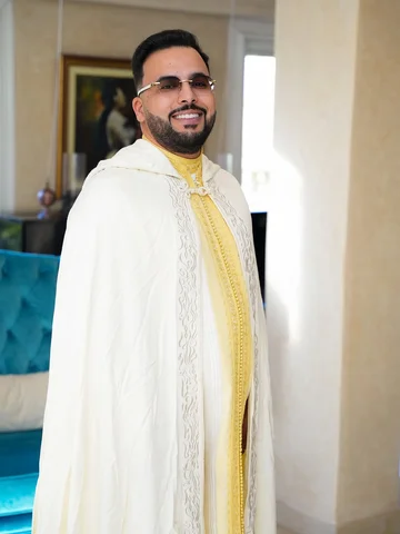 ⁨	الله يفيض عليكم رزق فهاد عيد و تاخدو شي هوتة  على يدي 🤲🏻ماشي دار  فيلا ان شا