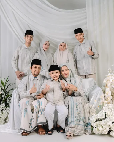 العيـد بـكم اجمـل.. دمتـم فرحتـه

Alhamdulillah Ied pertama hamba dengan imstri,
