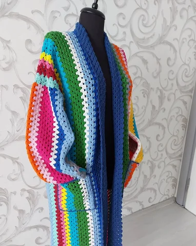 A happy little cardigan is here today! 💛🧶
Bright, cozy, and full of good vibes