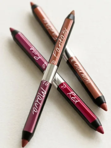 O Wish Double Lip Pencil é o lápis de boca ideal para quem busca alta pigmentaçã