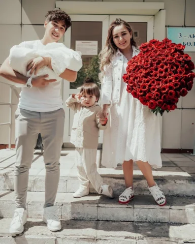 К новым целям, в новую жизнь!
⠀
Спасибо Всевышнему за мою семью ❤️
Я безмерно сч