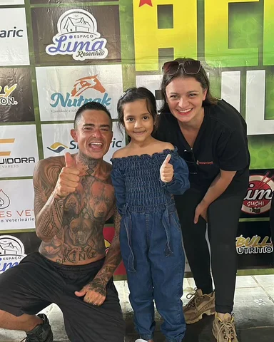 Nossa encantadora amou conhecer o brabo dos brabos @reidospitbulls muito obrigad