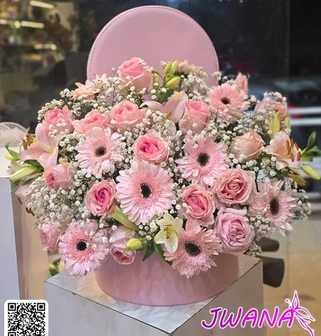 ‏"البيت الذي تملأه البنات تسكنه الحياة 🩷🥹

تنسيقة مولودة 🩷🌷

واتس 0962746980
