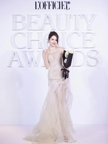 💕💕💕 BEAUTY INSPIRATION OF THE YEAR (FEMALE)  Cảm ơn mọi người đã đồng hành và