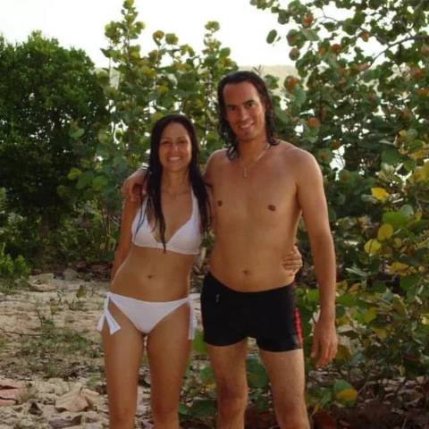 Foto 1 El Titi y yo hace 15 años 😊 Foto 2 Reciente 😂 Felicidades Titi por tu c